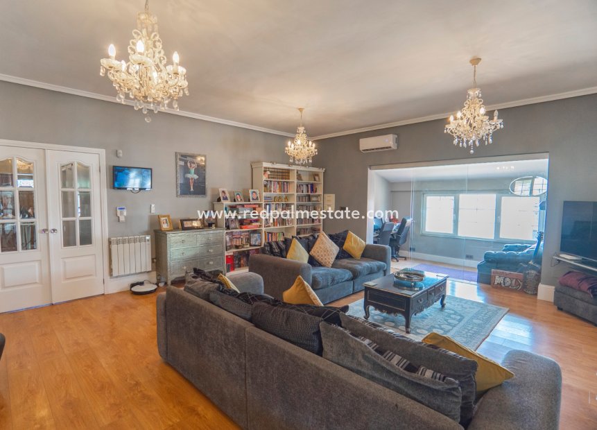 Resale - Villa -
Daya Vieja - Heredades