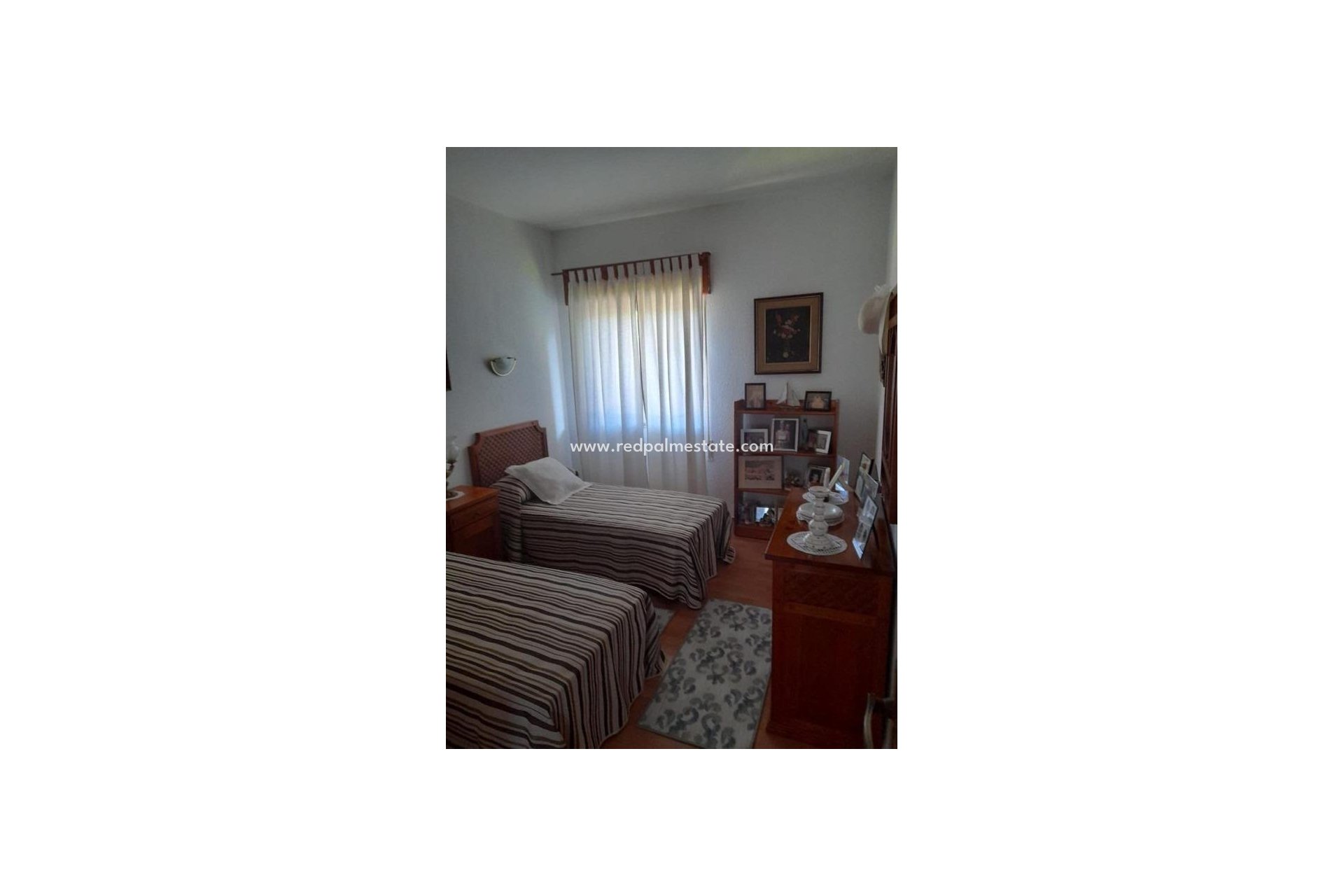 Resale - Villa -
Denia - Las rotas