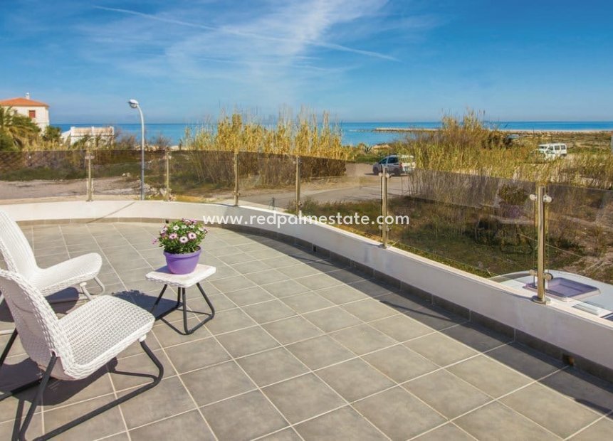 Resale - Villa -
Denia - Les deveses