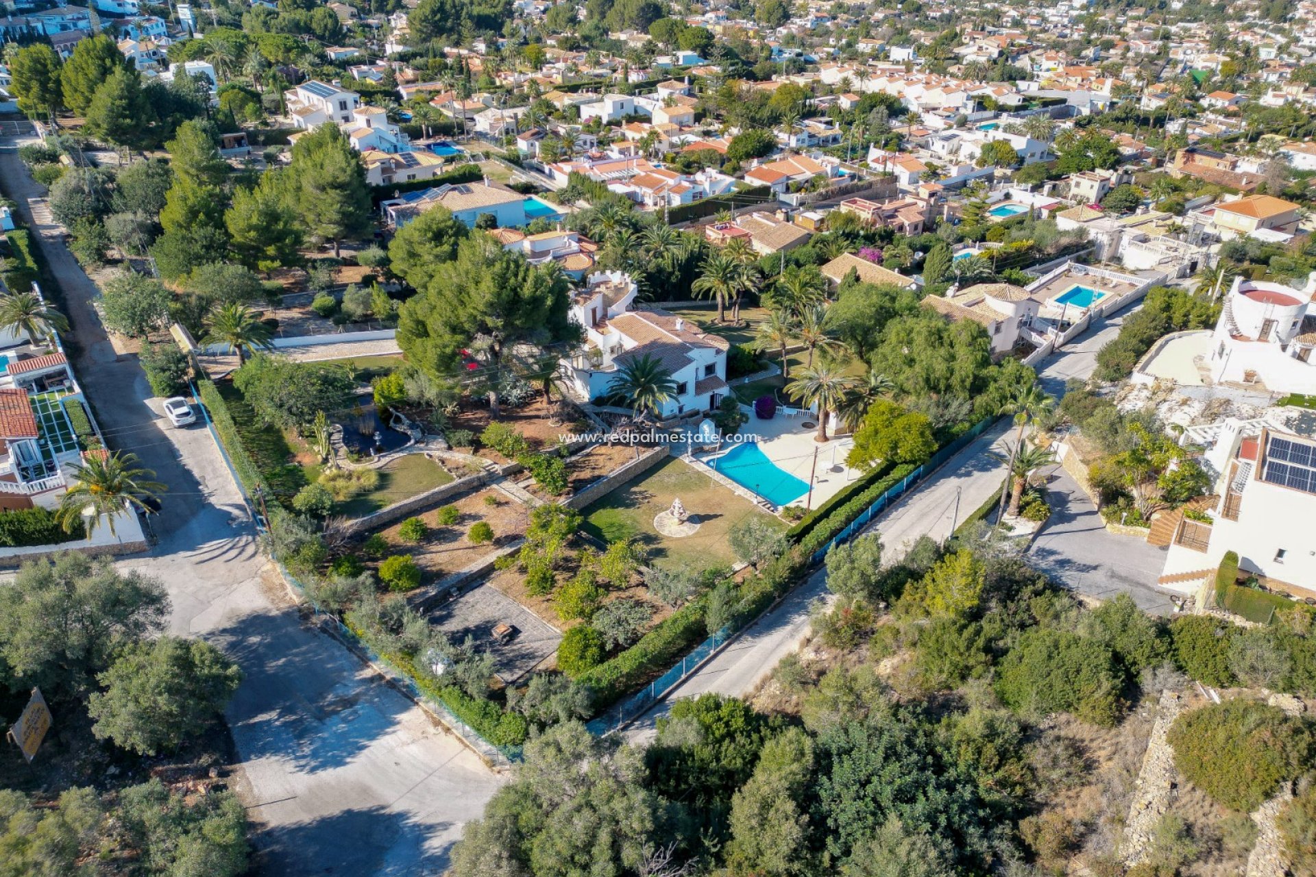 Resale - Villa -
Denia