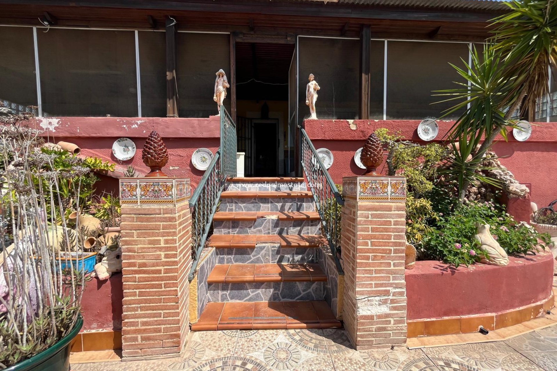 Resale - Villa -
Dolores - Camino De La Cebada