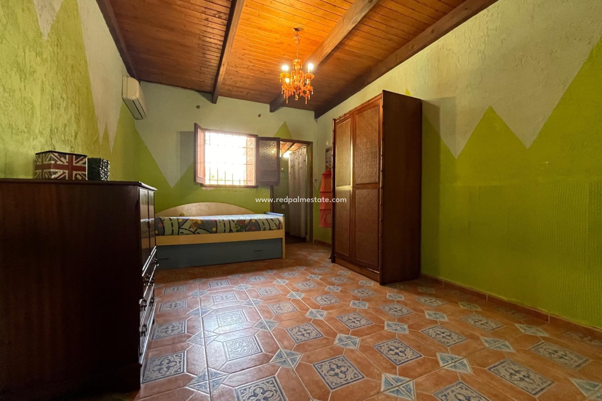 Resale - Villa -
Dolores - Camino De La Cebada