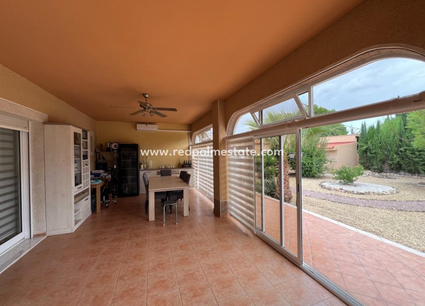 Resale - Villa -
Dolores - Cmno. Escorredor