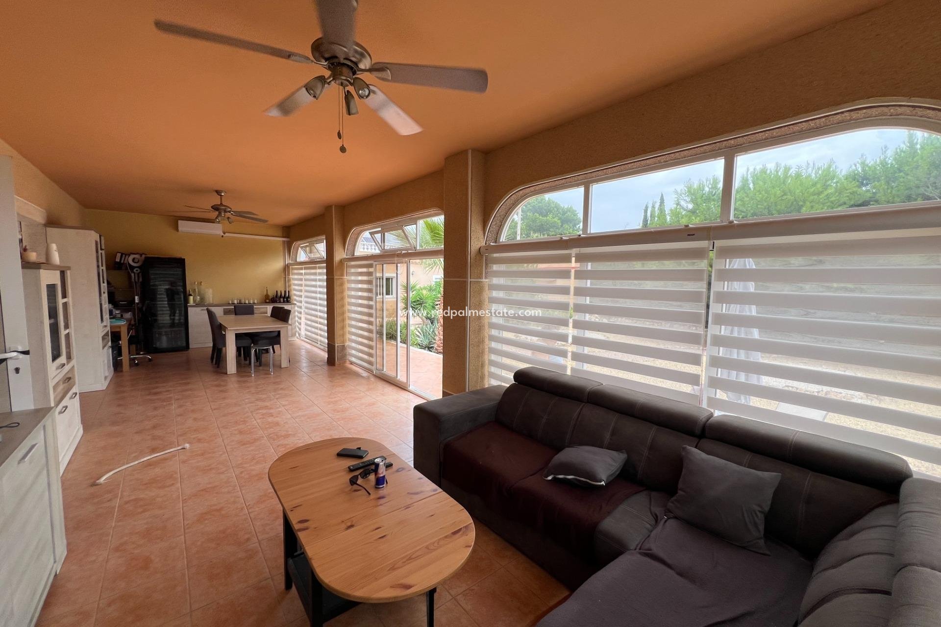 Resale - Villa -
Dolores - Cmno. Escorredor