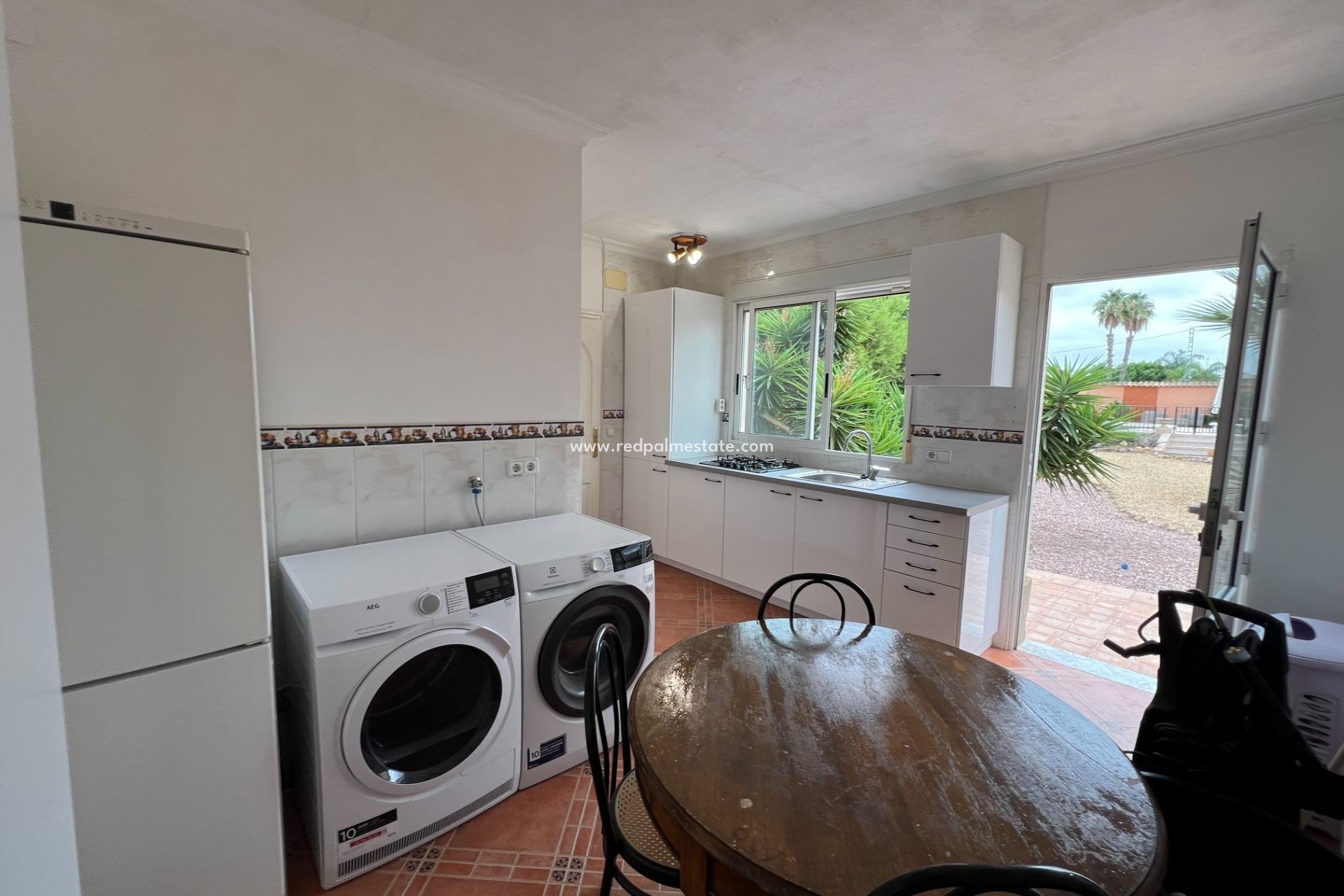 Resale - Villa -
Dolores - Cmno. Escorredor