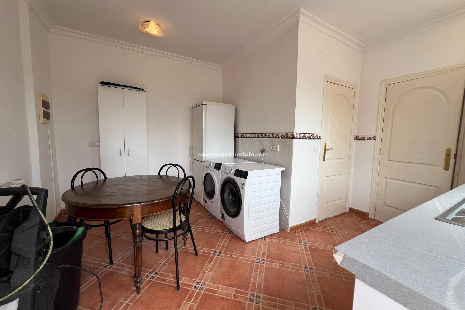 Resale - Villa -
Dolores - Cmno. Escorredor