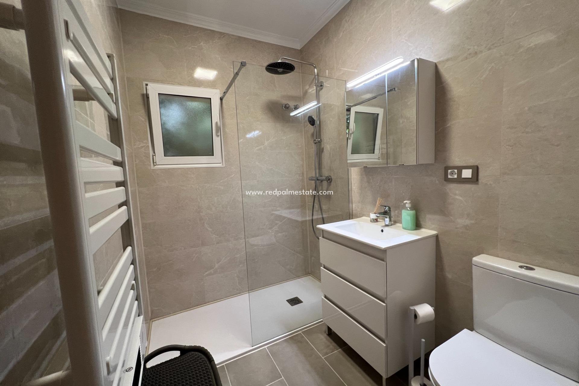 Resale - Villa -
Dolores - Cmno. Escorredor