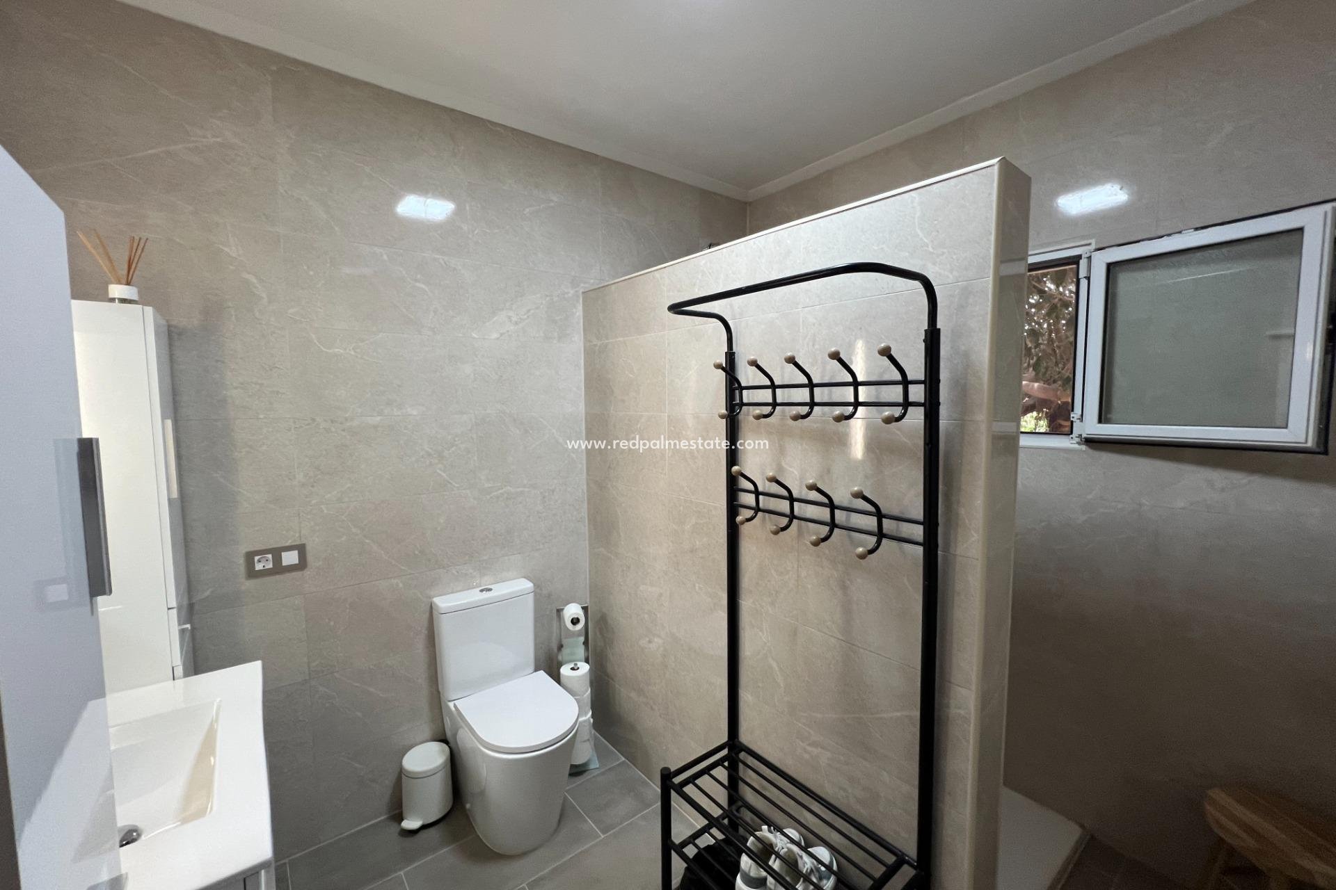 Resale - Villa -
Dolores - Cmno. Escorredor