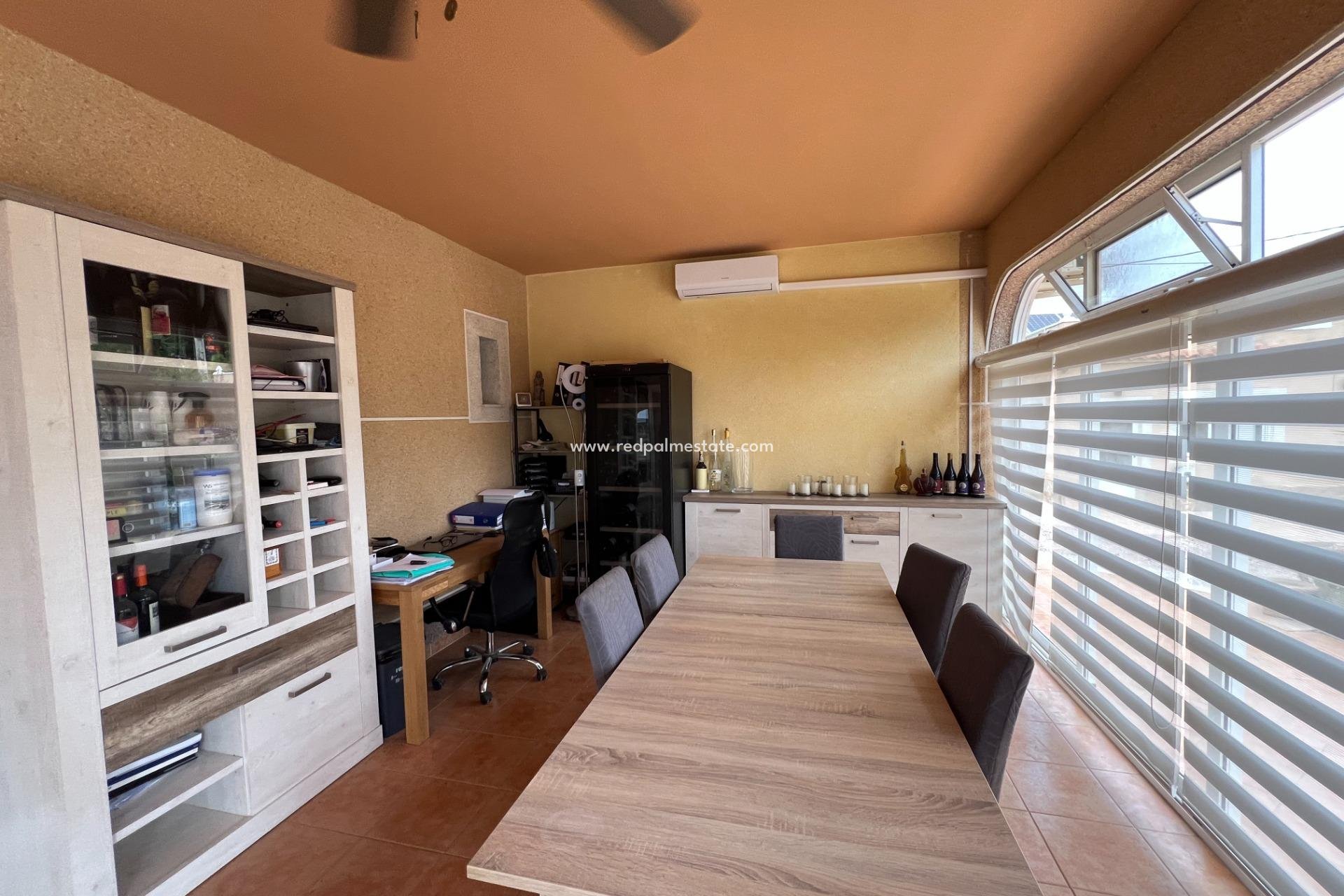 Resale - Villa -
Dolores - Cmno. Escorredor