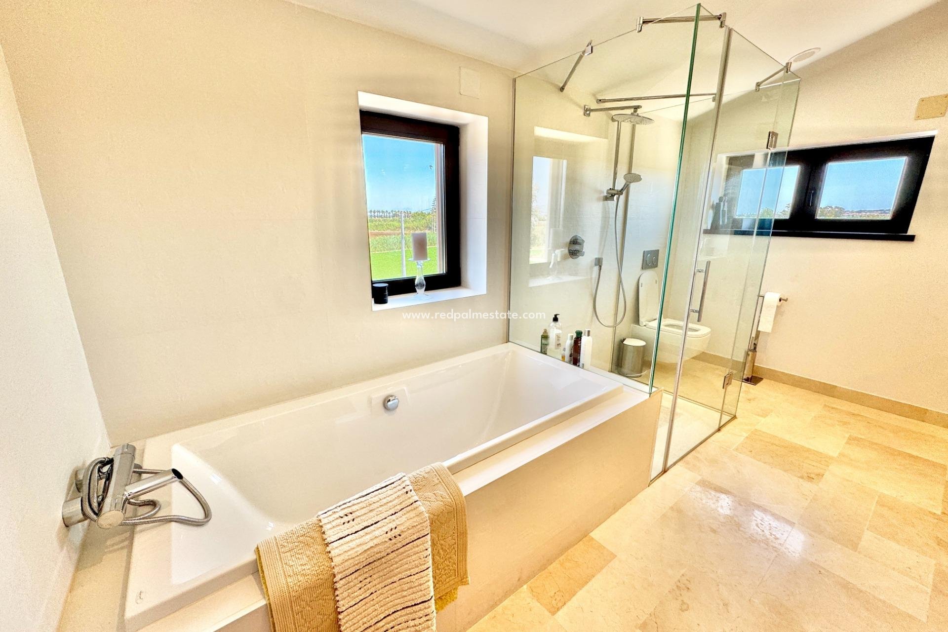 Resale - Villa -
Dolores - Comunidad Valenciana