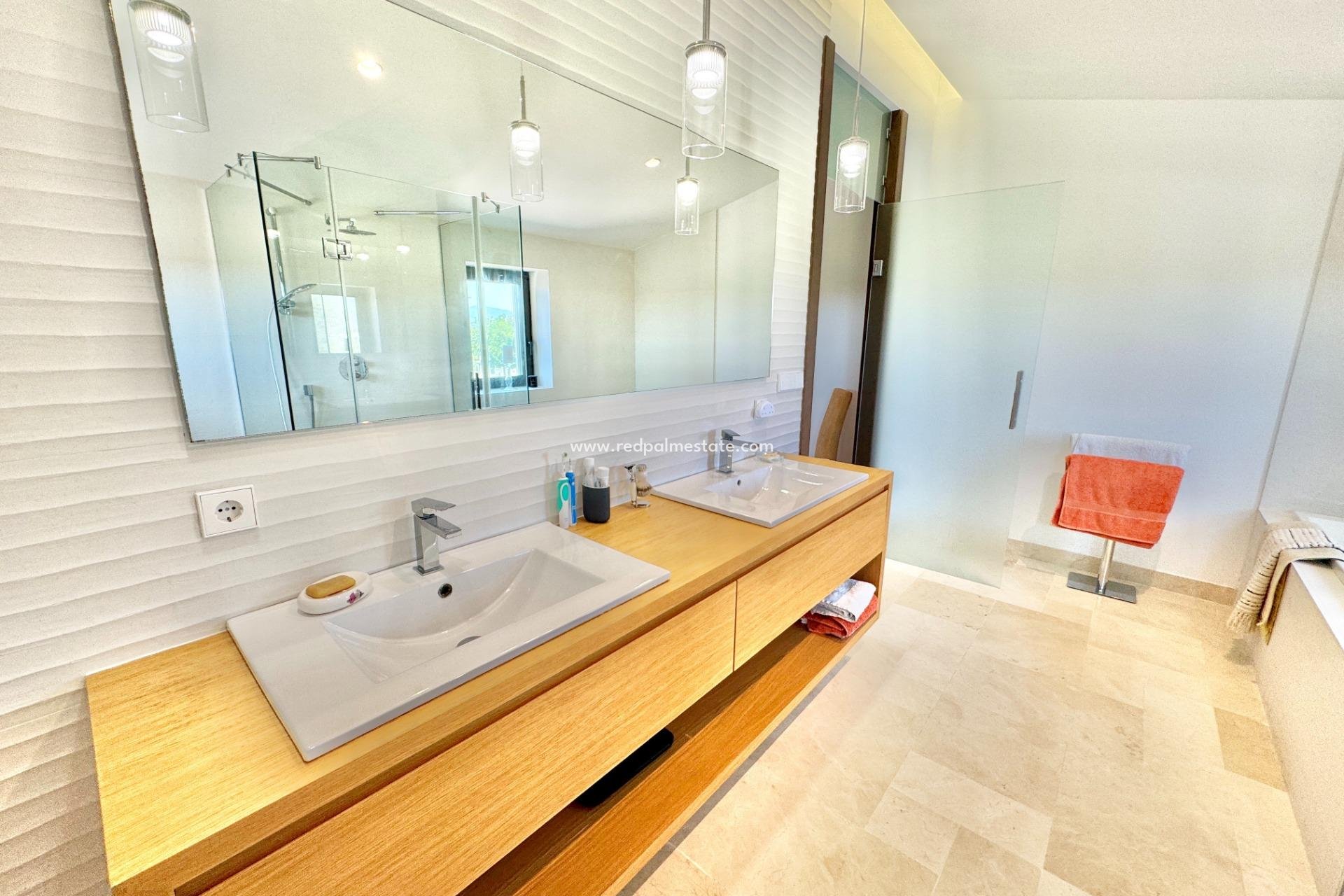 Resale - Villa -
Dolores - Comunidad Valenciana