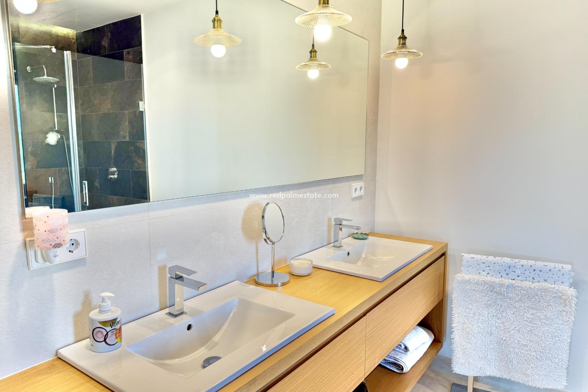 Resale - Villa -
Dolores - Comunidad Valenciana