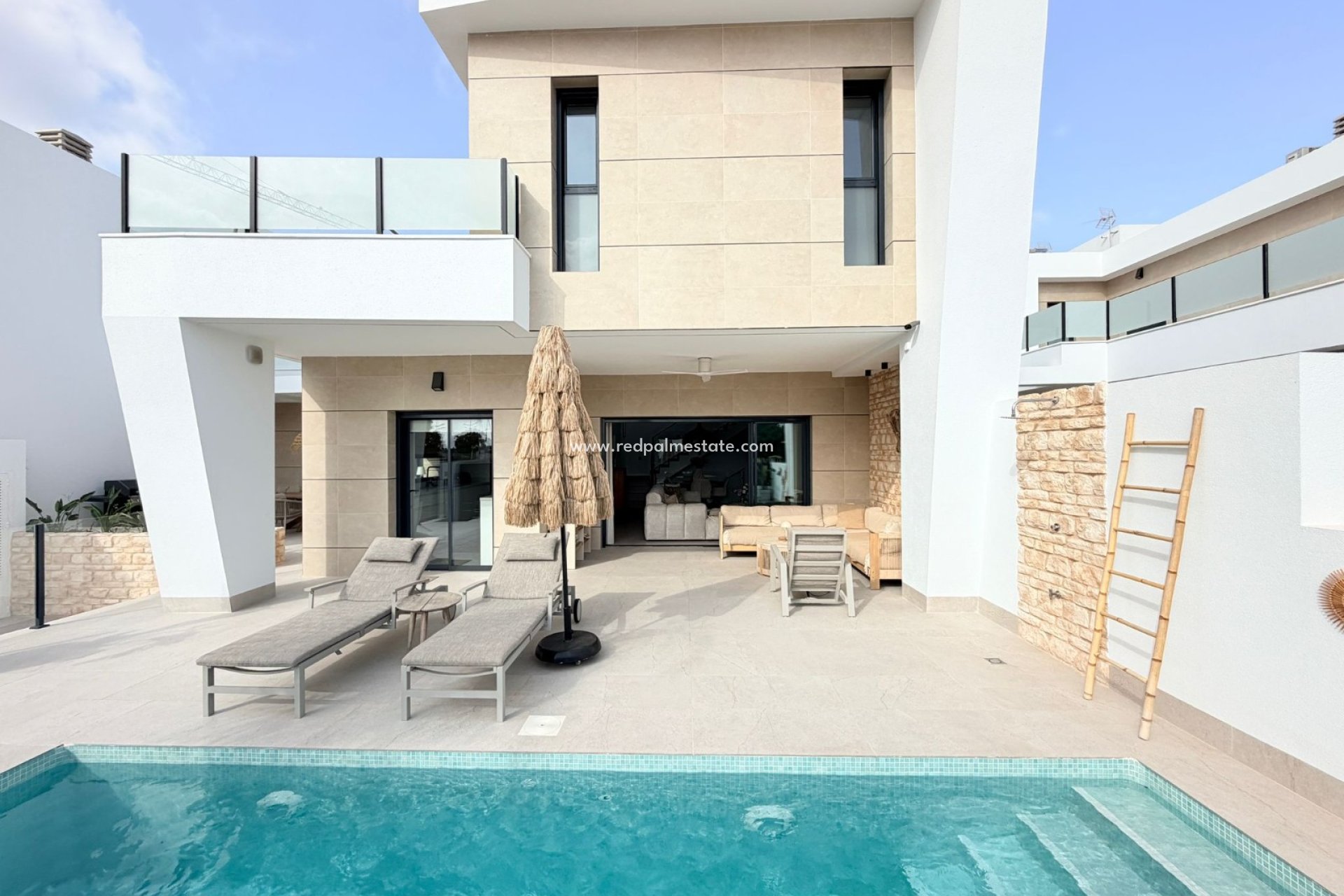 Resale - Villa -
Dolores - Costa Blanca