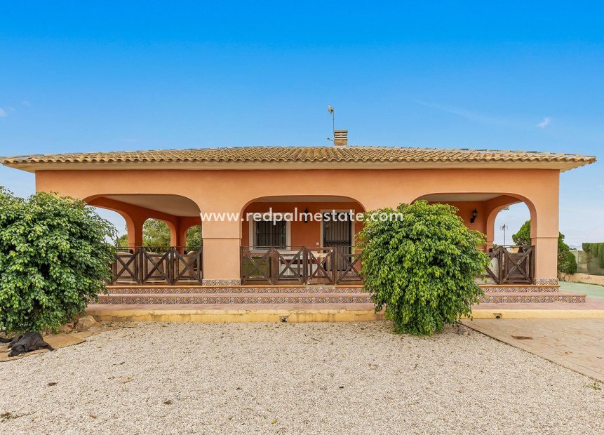 Resale - Villa -
Dolores - Vereda del pozo