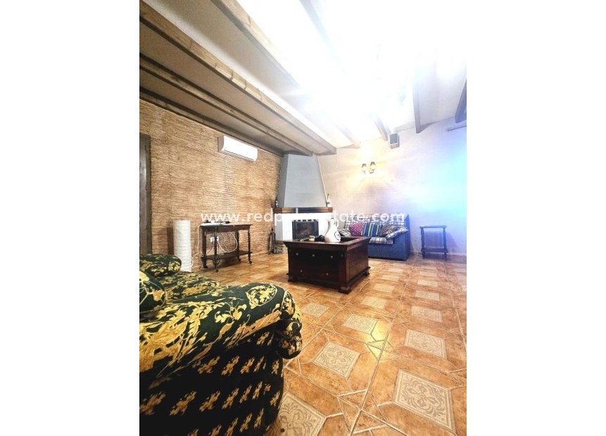 Resale - Villa -
Dolores