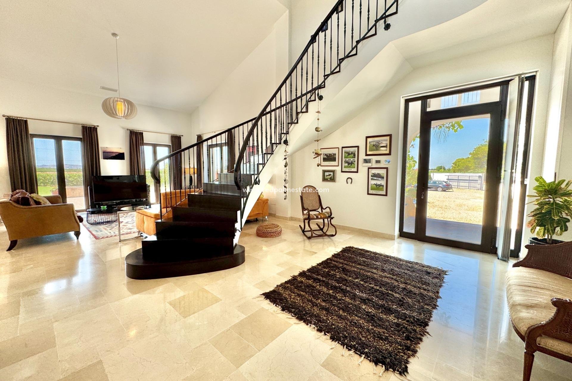 Resale - Villa -
Dolores