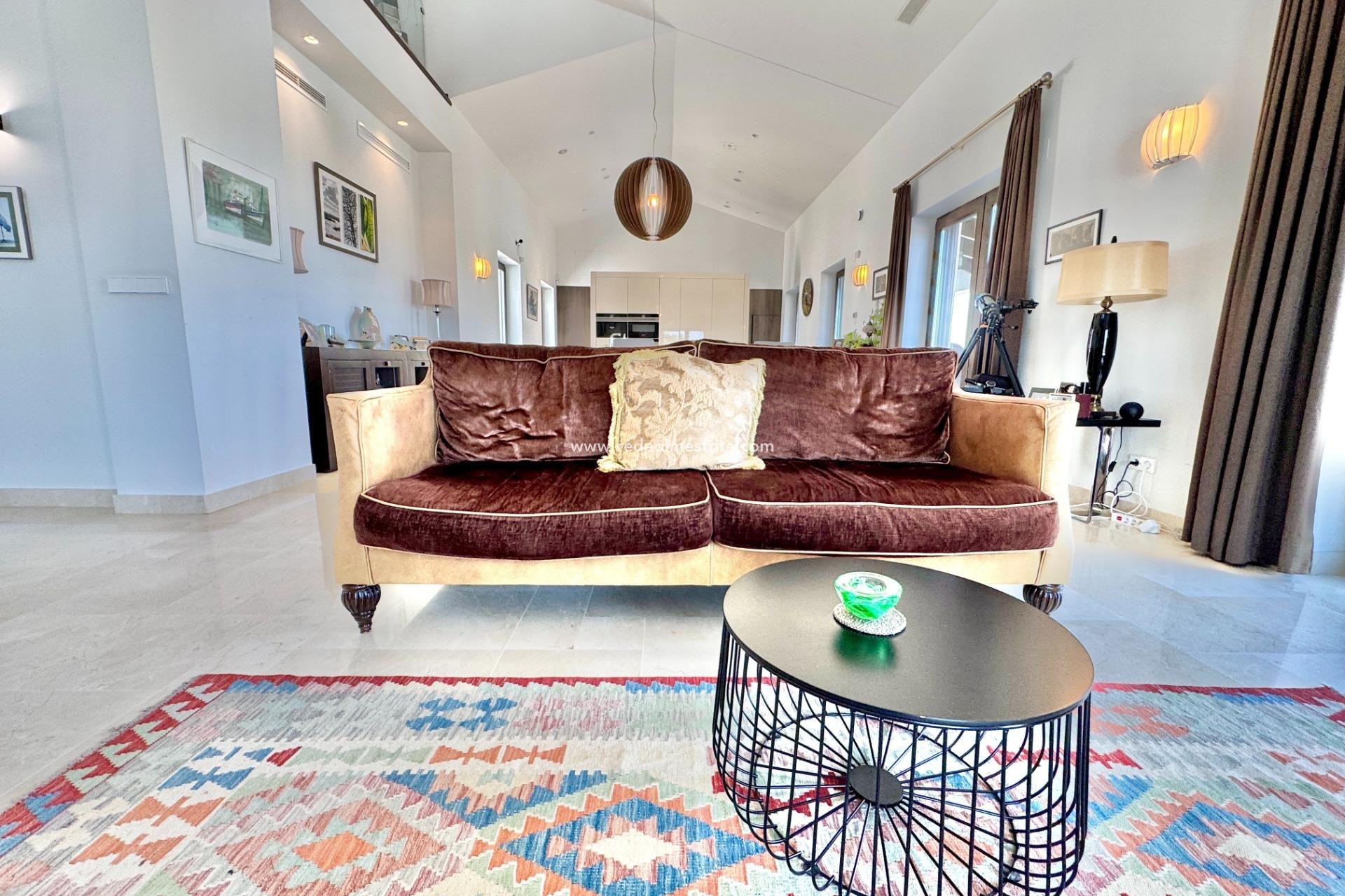 Resale - Villa -
Dolores