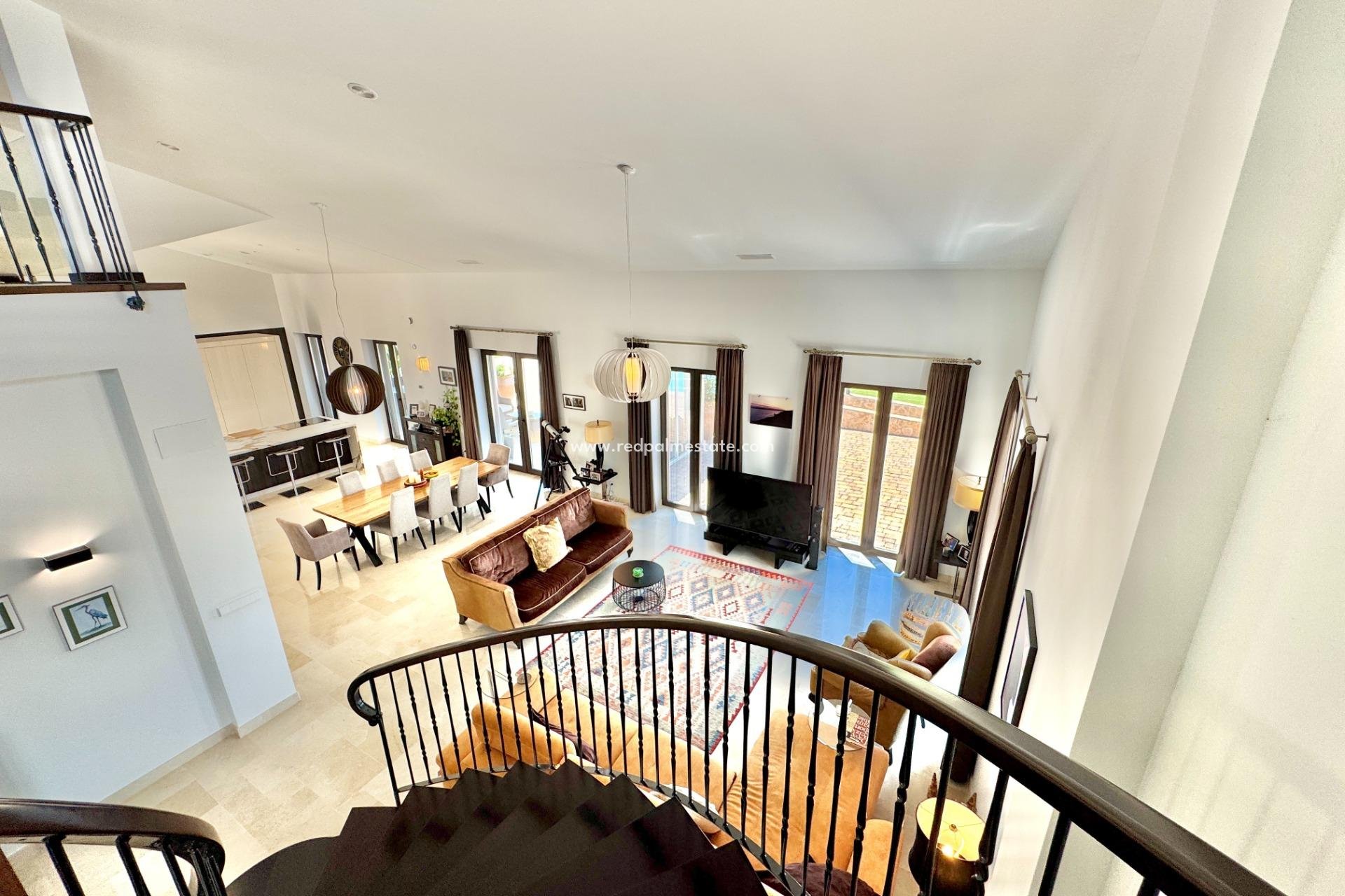 Resale - Villa -
Dolores