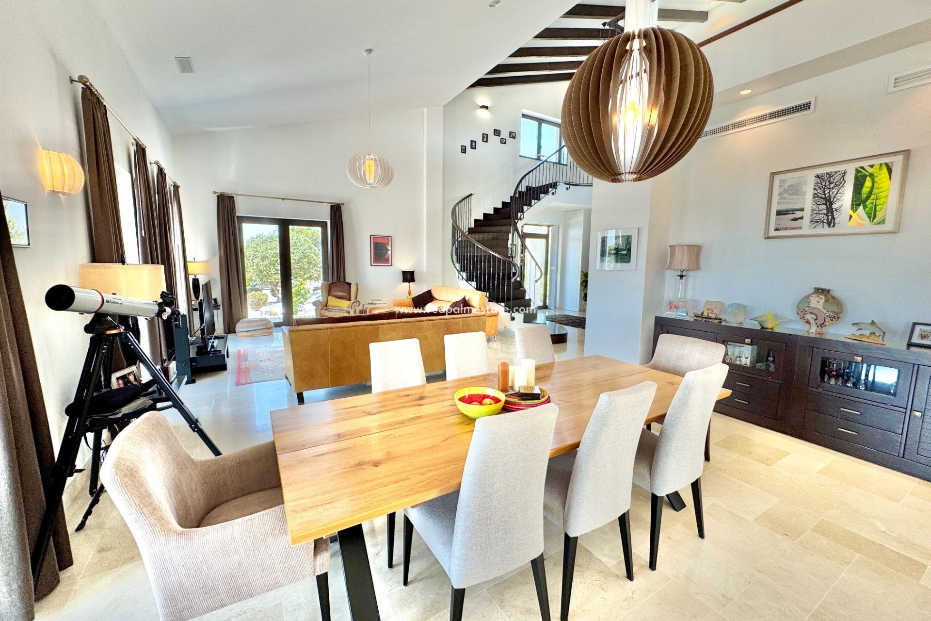 Resale - Villa -
Dolores