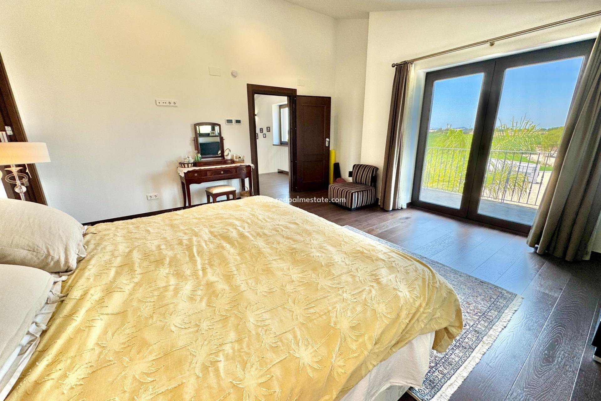 Resale - Villa -
Dolores