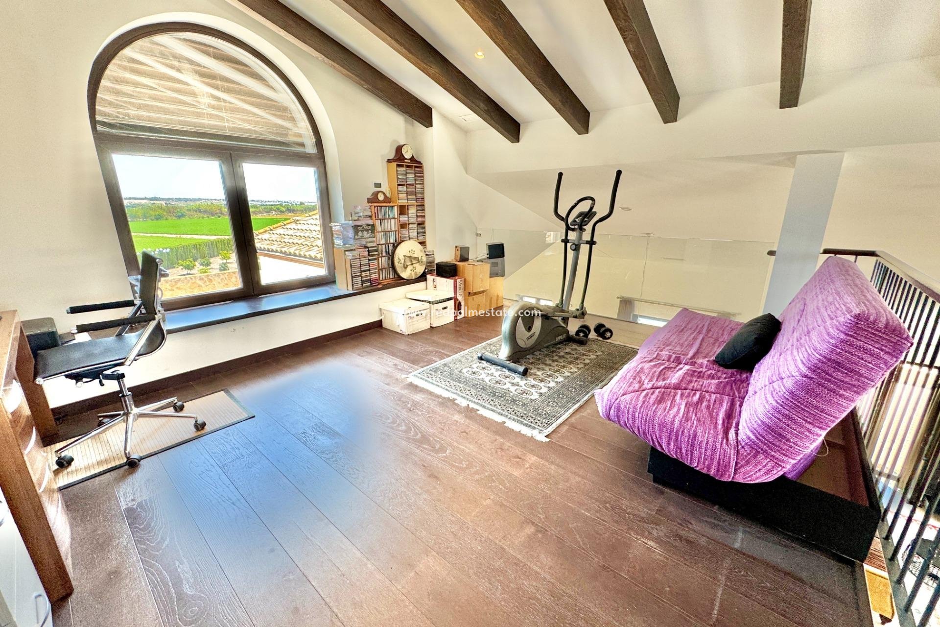 Resale - Villa -
Dolores