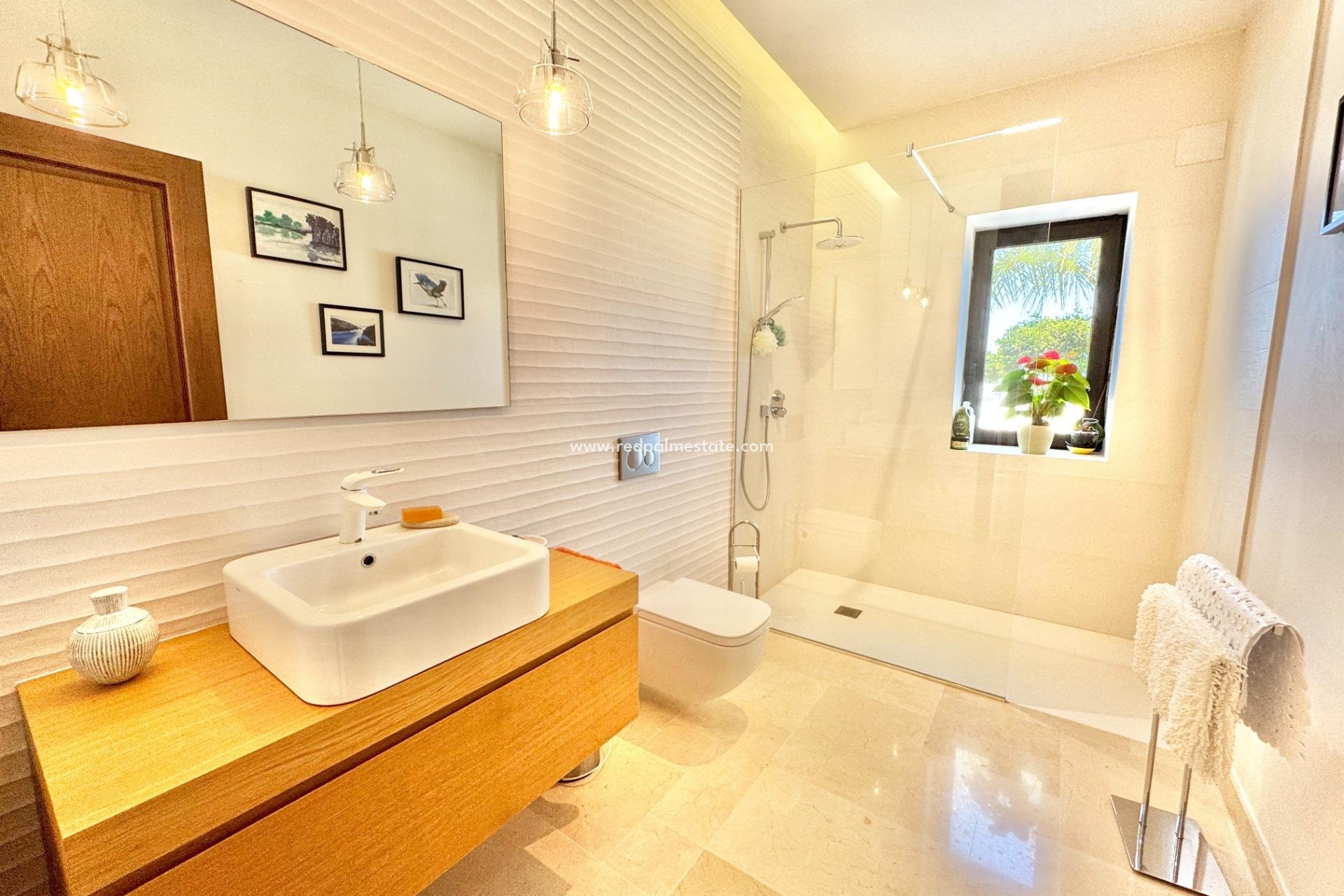 Resale - Villa -
Dolores