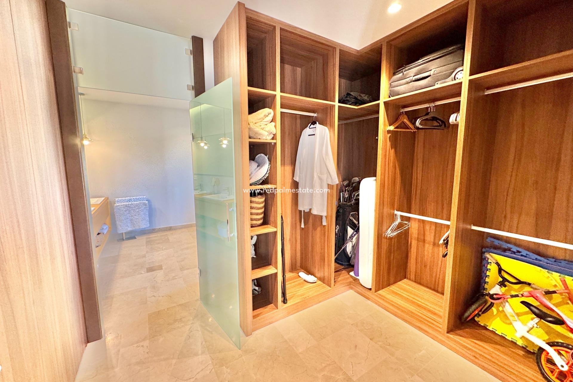 Resale - Villa -
Dolores