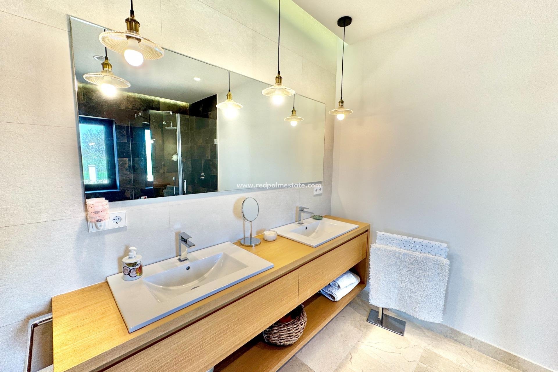 Resale - Villa -
Dolores