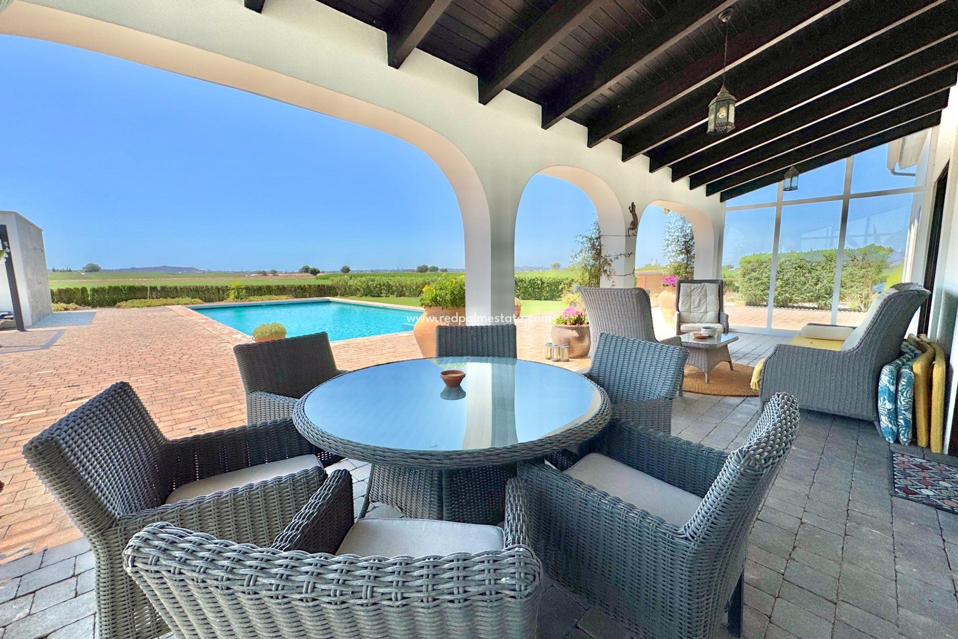 Resale - Villa -
Dolores