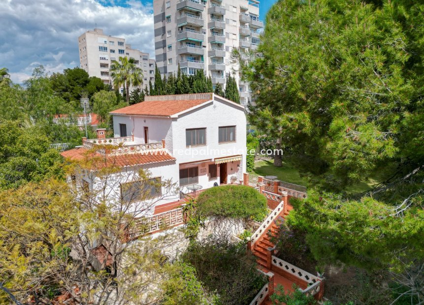 Resale - Villa -
El Campello