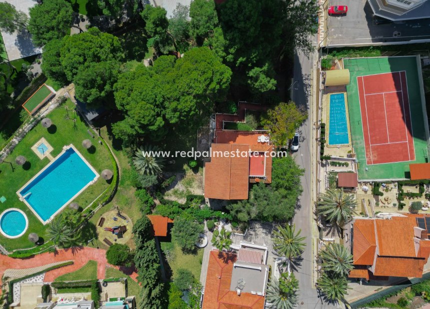 Resale - Villa -
El Campello