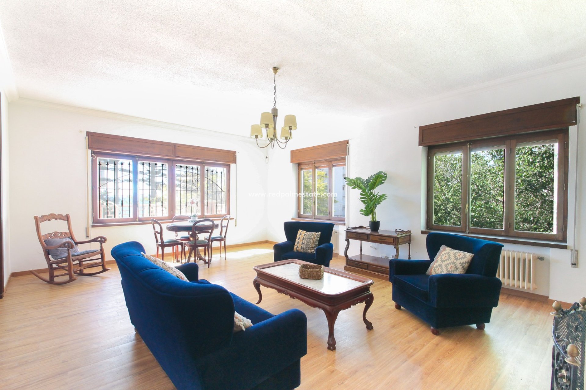 Resale - Villa -
El Campello