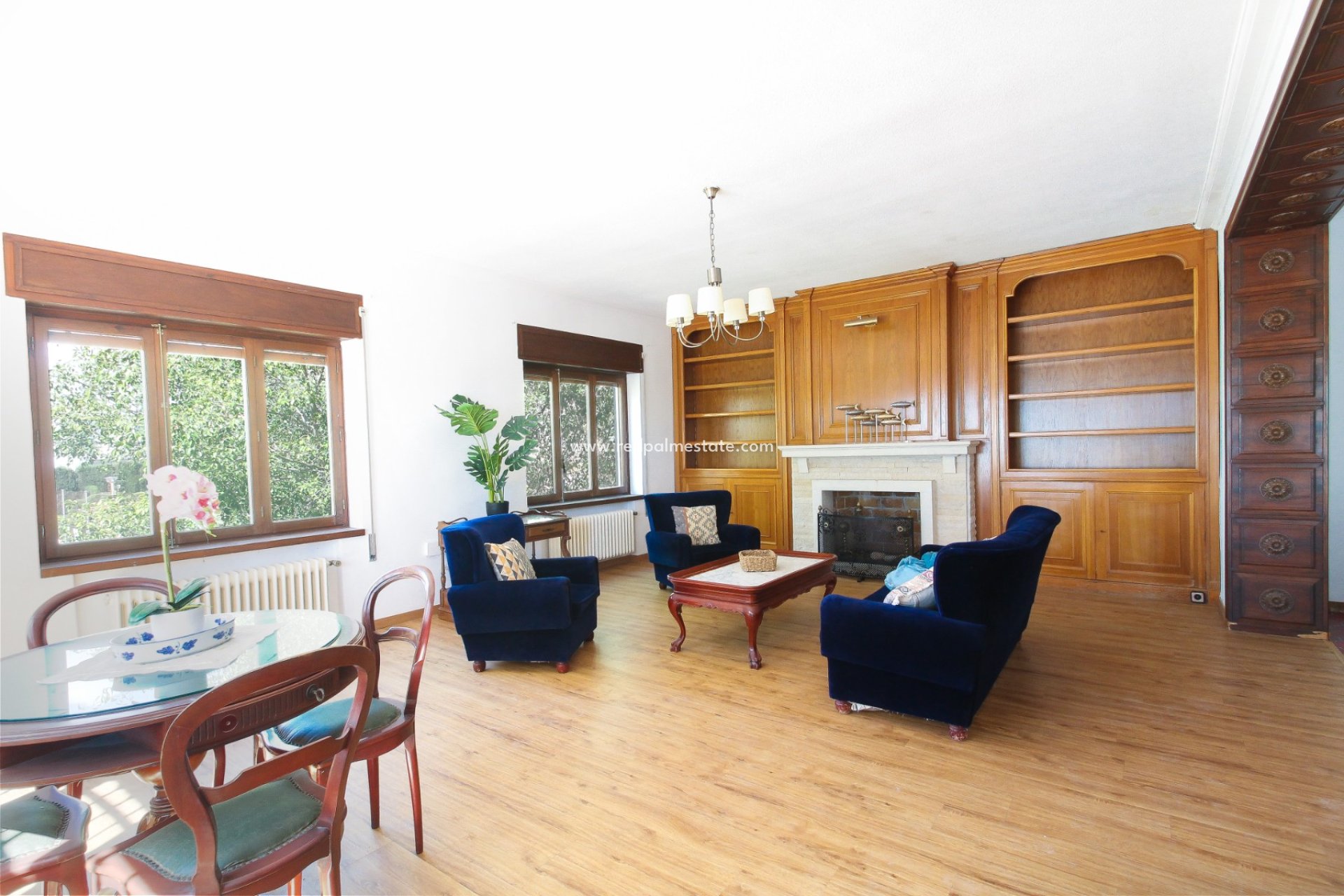 Resale - Villa -
El Campello