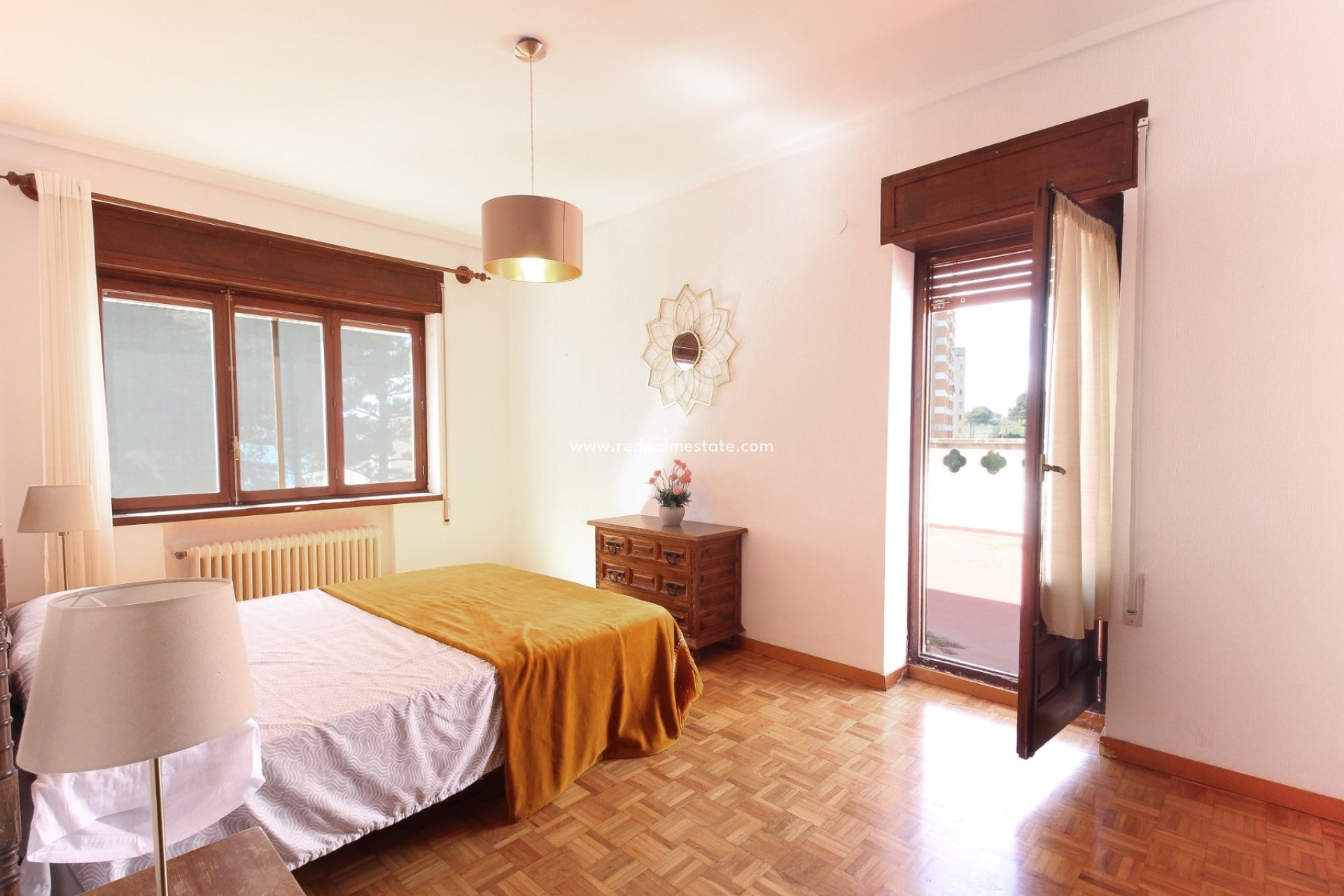 Resale - Villa -
El Campello