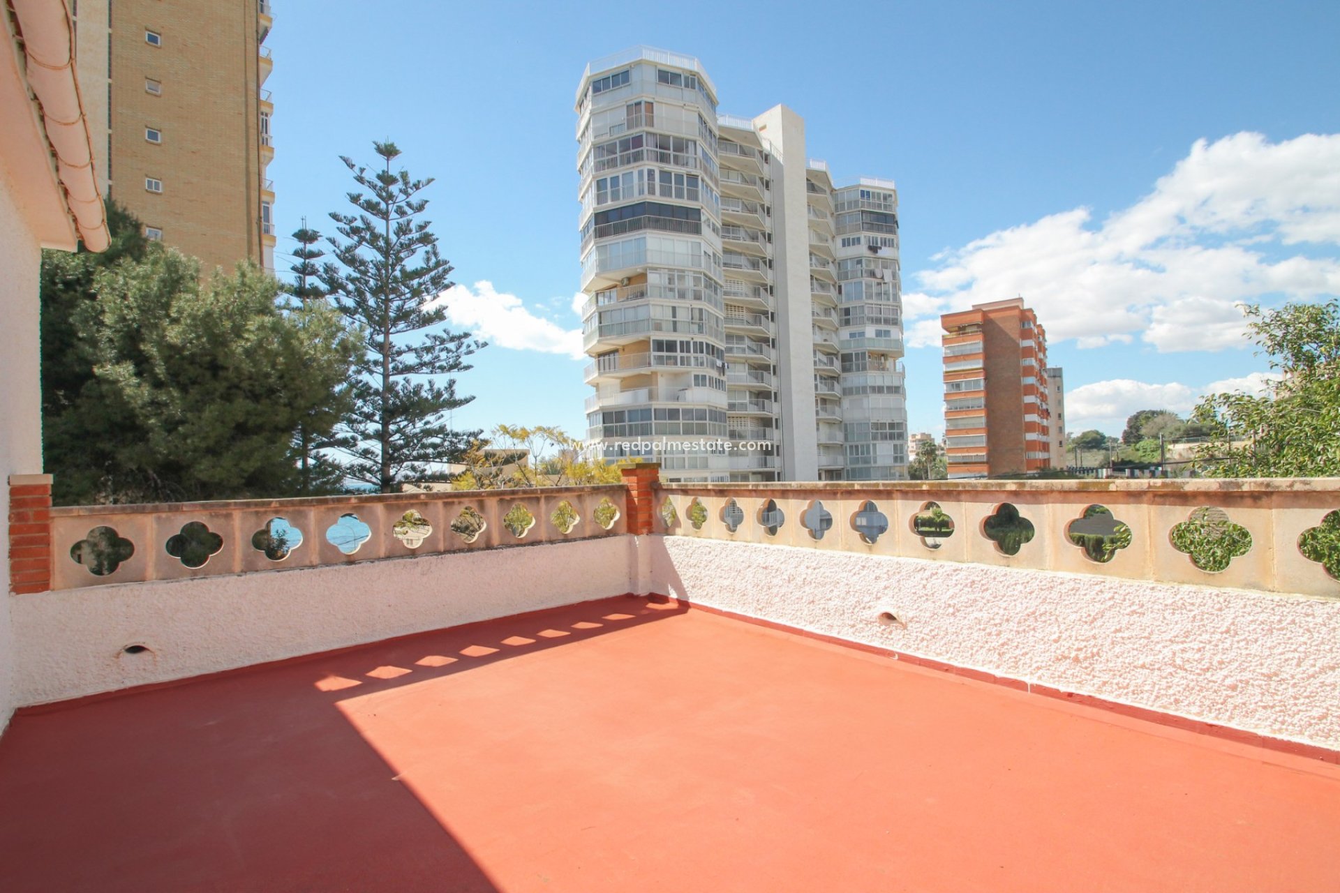 Resale - Villa -
El Campello