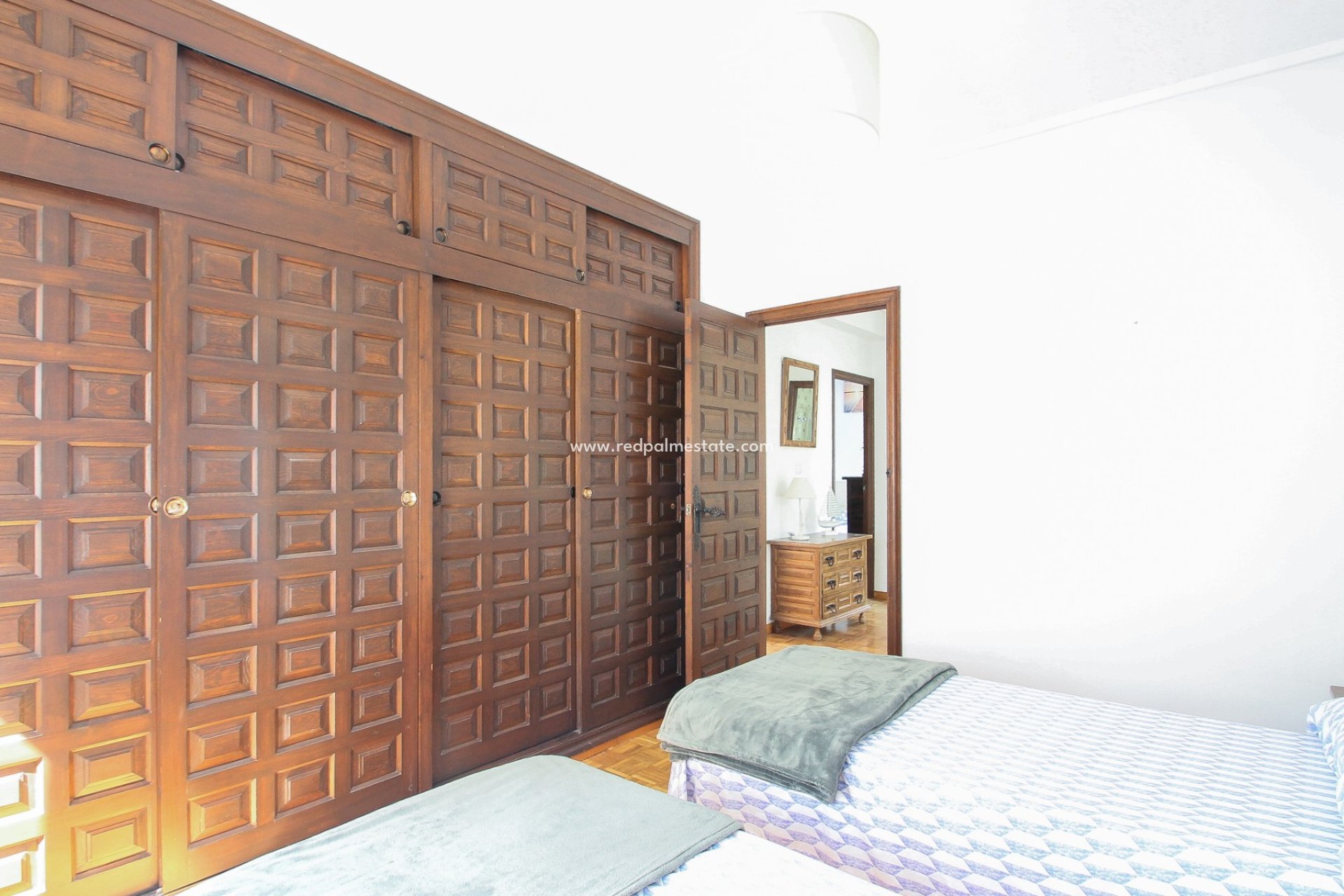 Resale - Villa -
El Campello