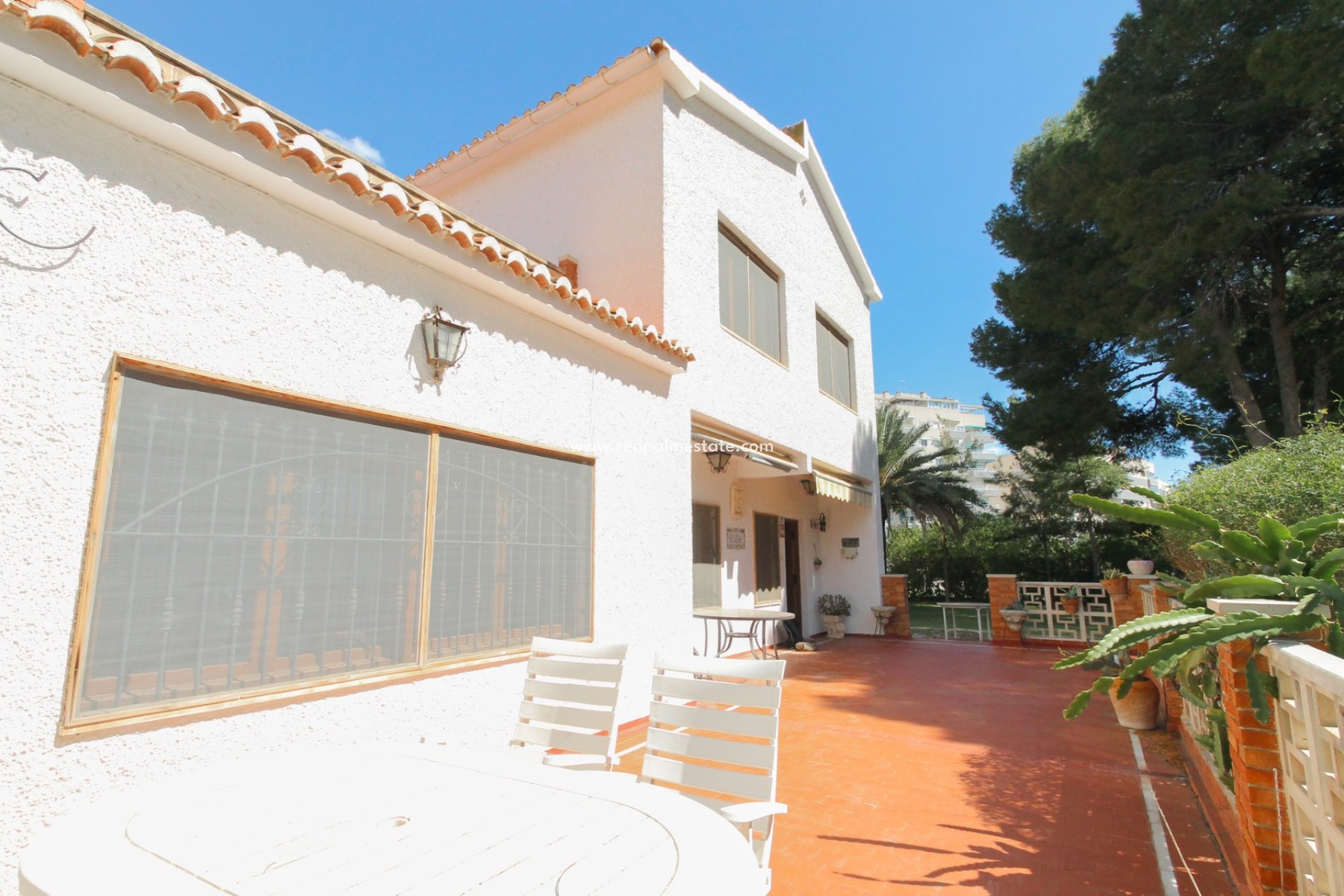 Resale - Villa -
El Campello