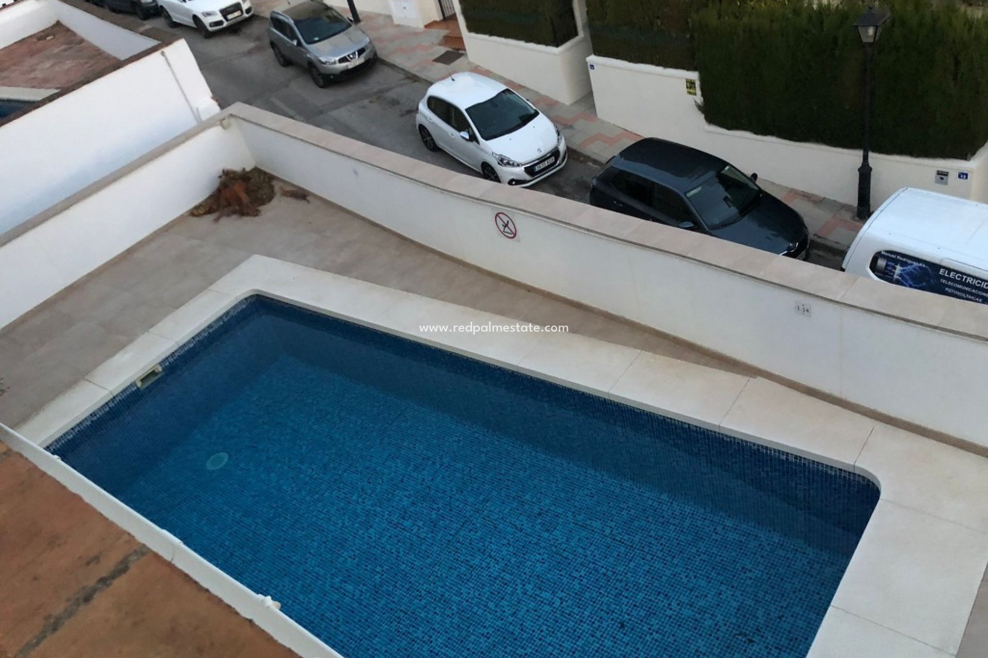 Resale - Villa -
El Coto