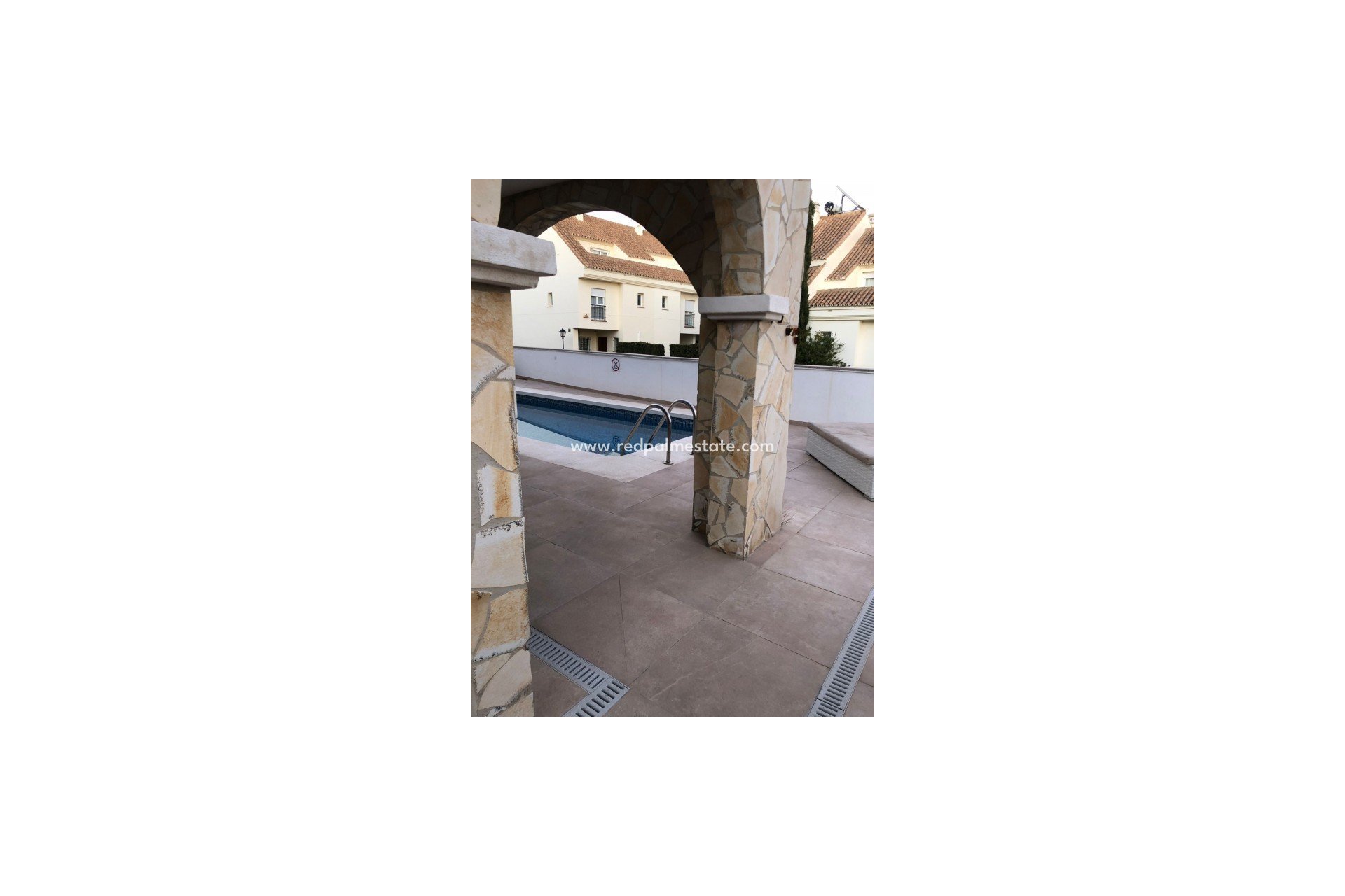 Resale - Villa -
El Coto