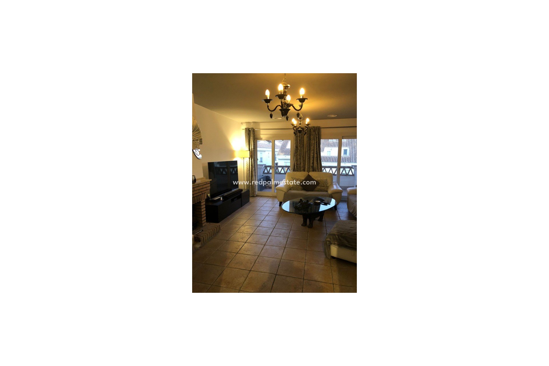 Resale - Villa -
El Coto