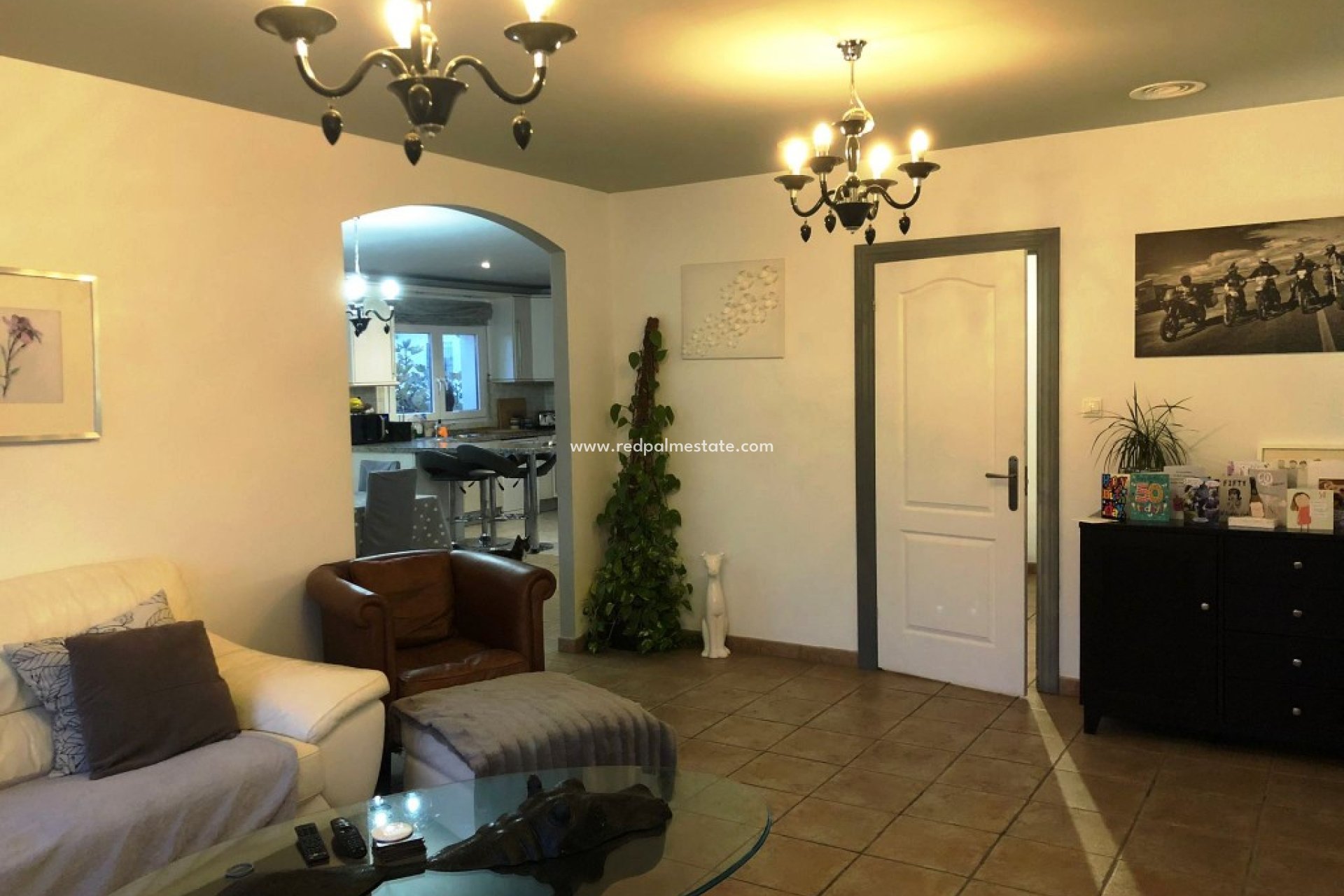 Resale - Villa -
El Coto