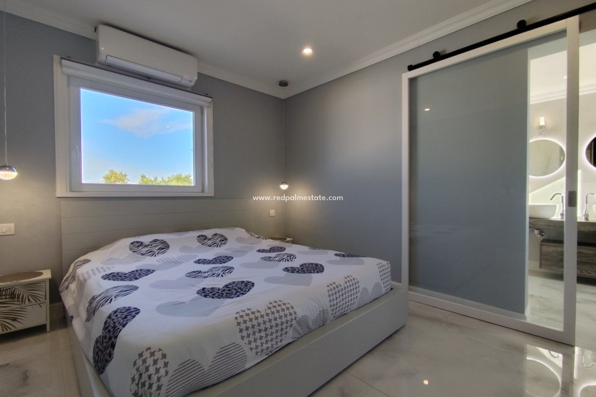 Resale - Villa -
El Mudamiento