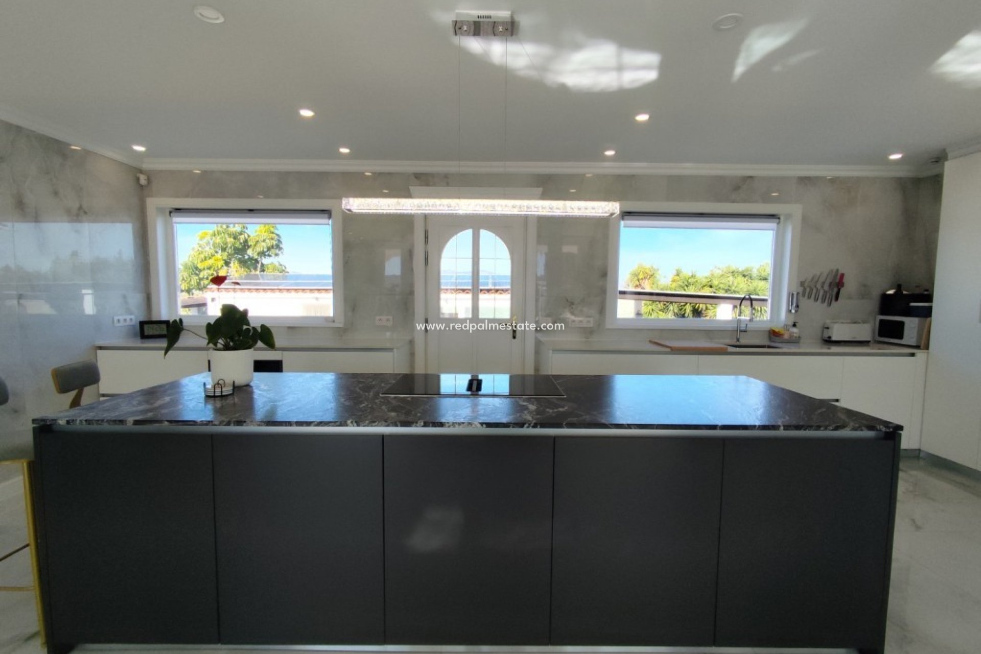 Resale - Villa -
El Mudamiento