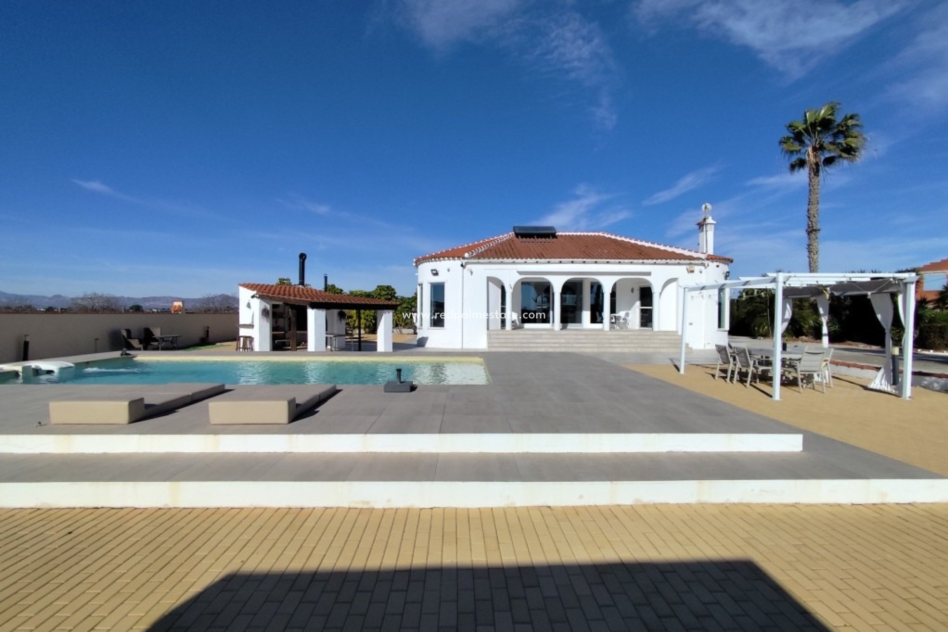 Resale - Villa -
El Mudamiento