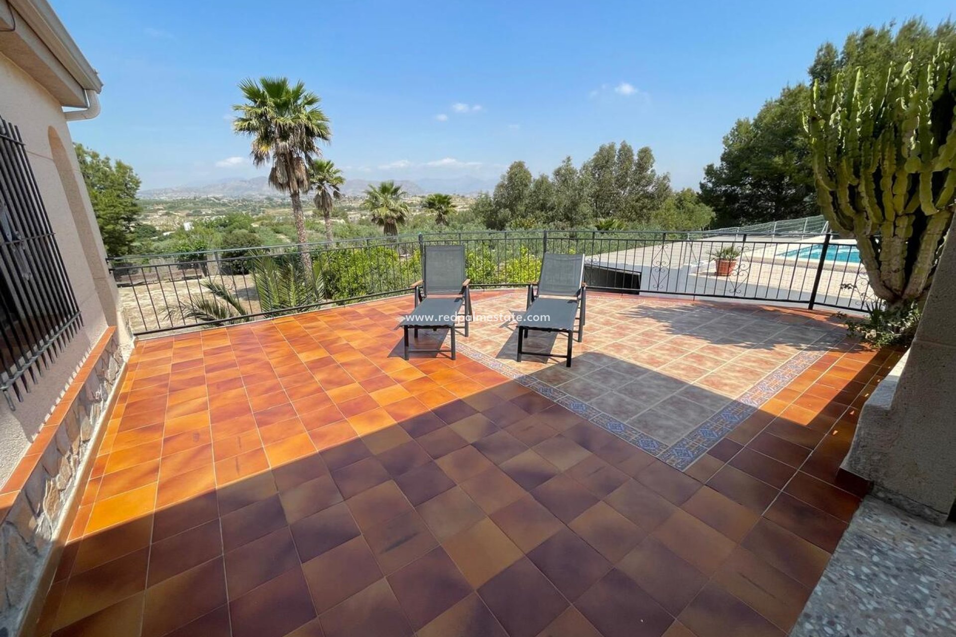 Resale - Villa -
El Rebolledo