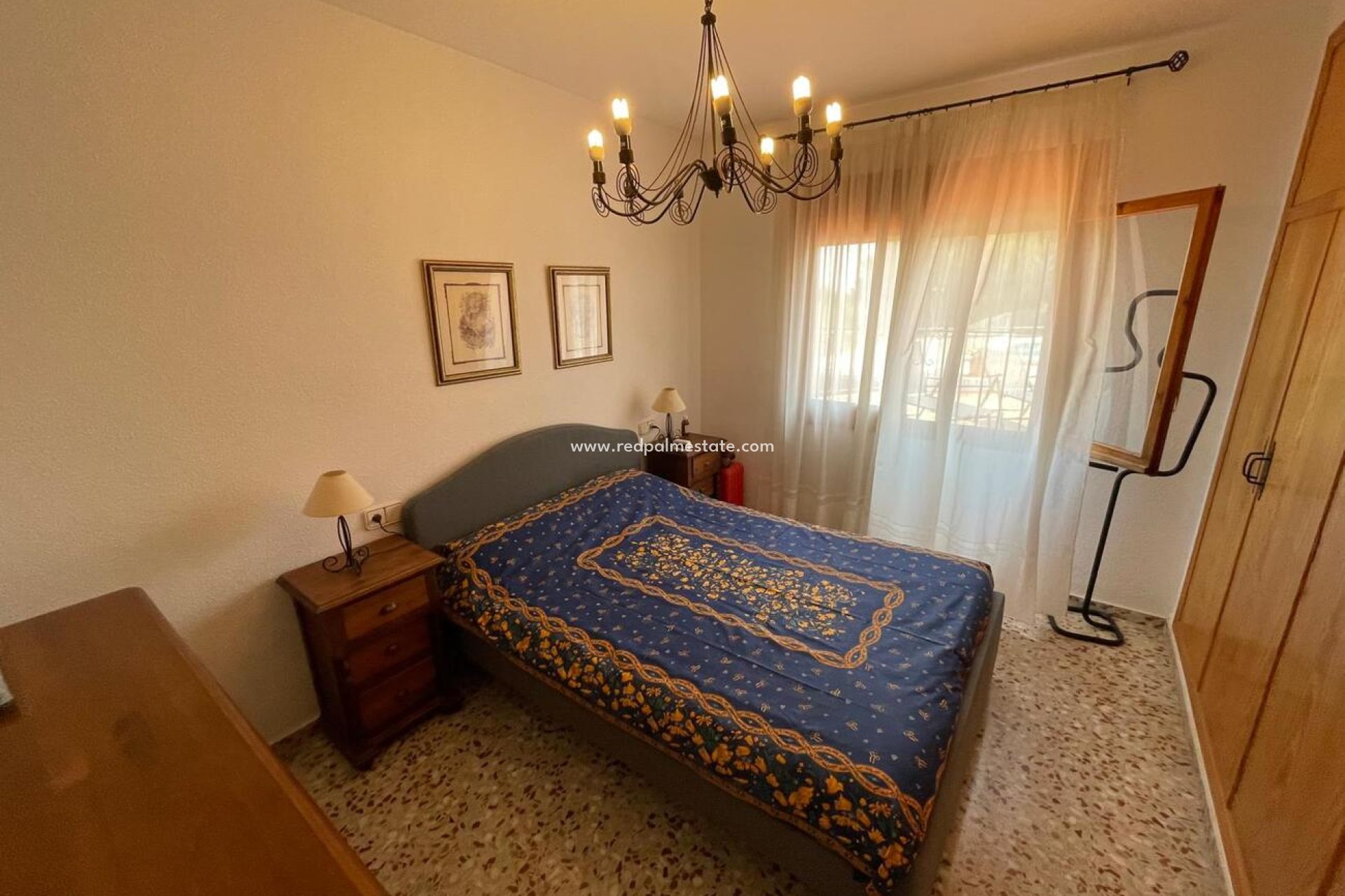 Resale - Villa -
El Rebolledo