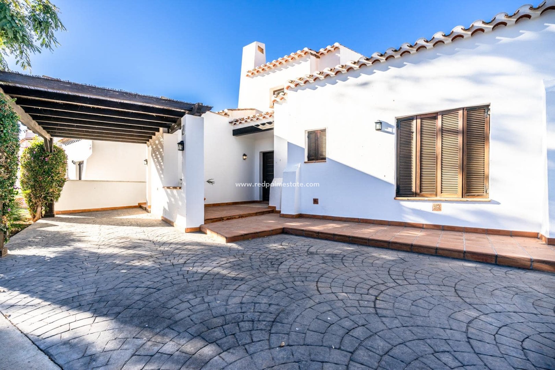 Resale - Villa -
El Valle Golf Resort - Inland