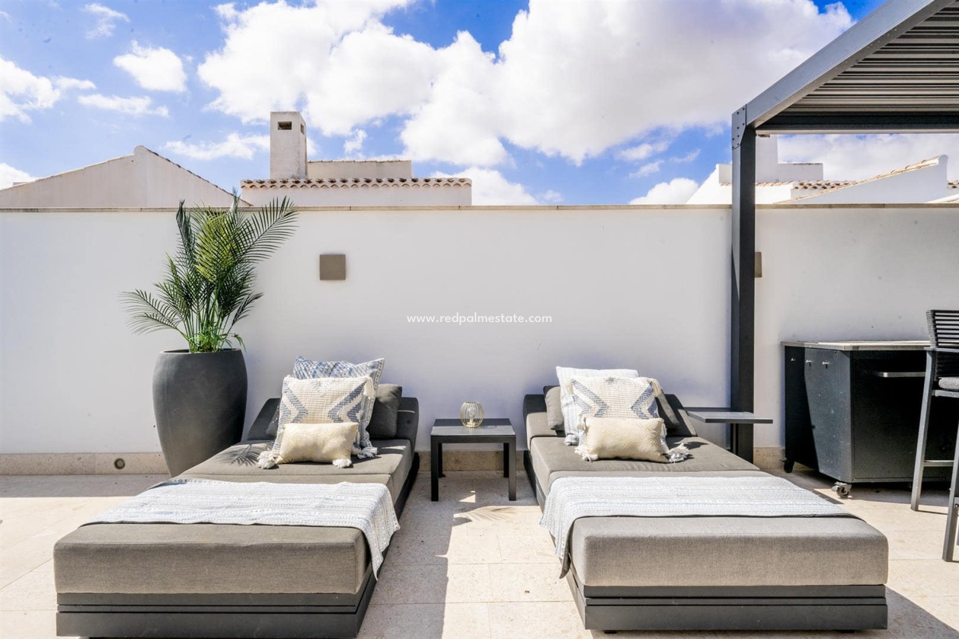 Resale - Villa -
El Valle Golf Resort - Inland