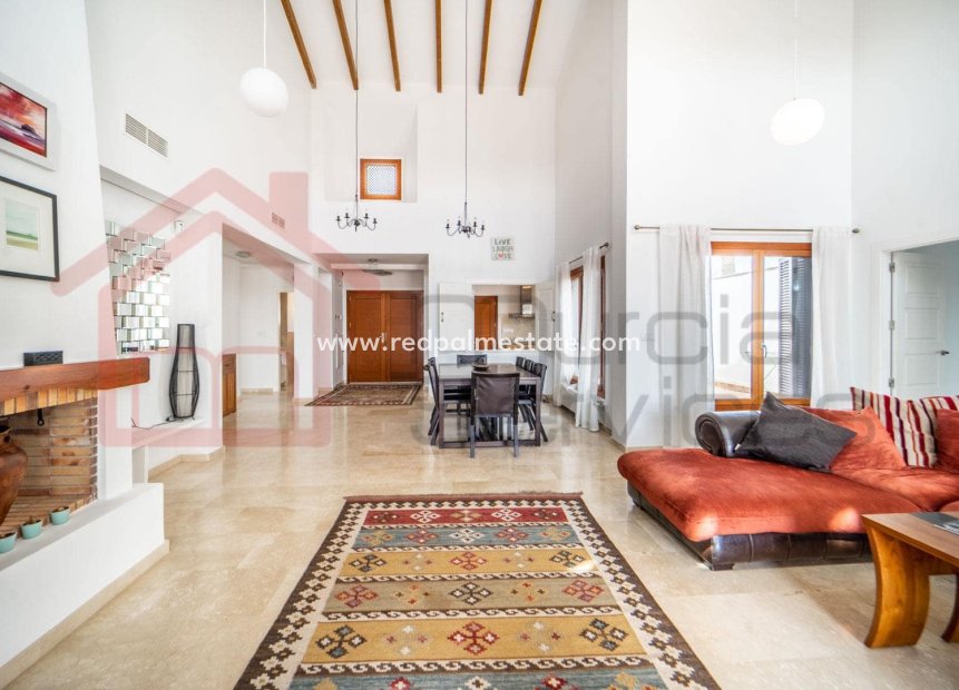 Resale - Villa -
El Valle Golf Resort - Inland