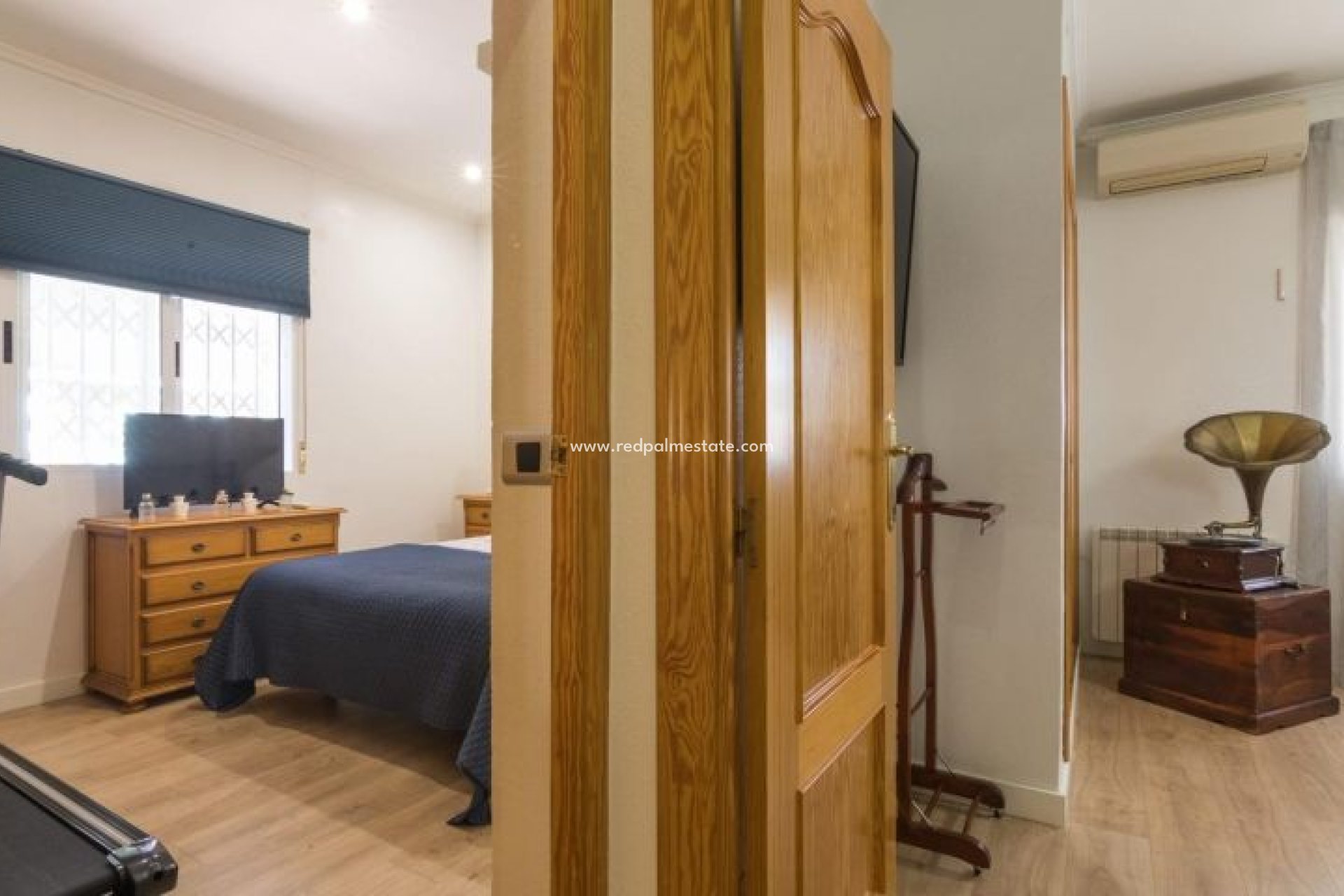 Resale - Villa -
Elche - Costa Blanca